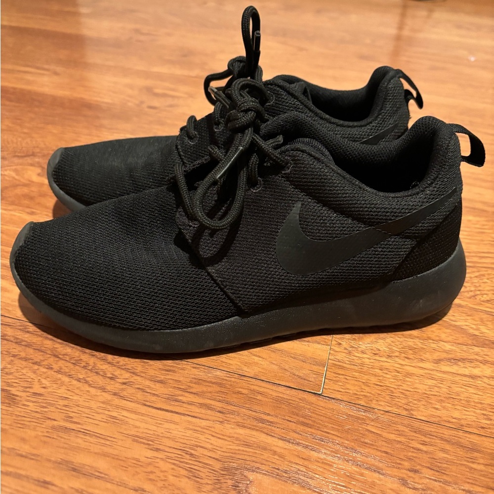 Nike Tanjun Shoes